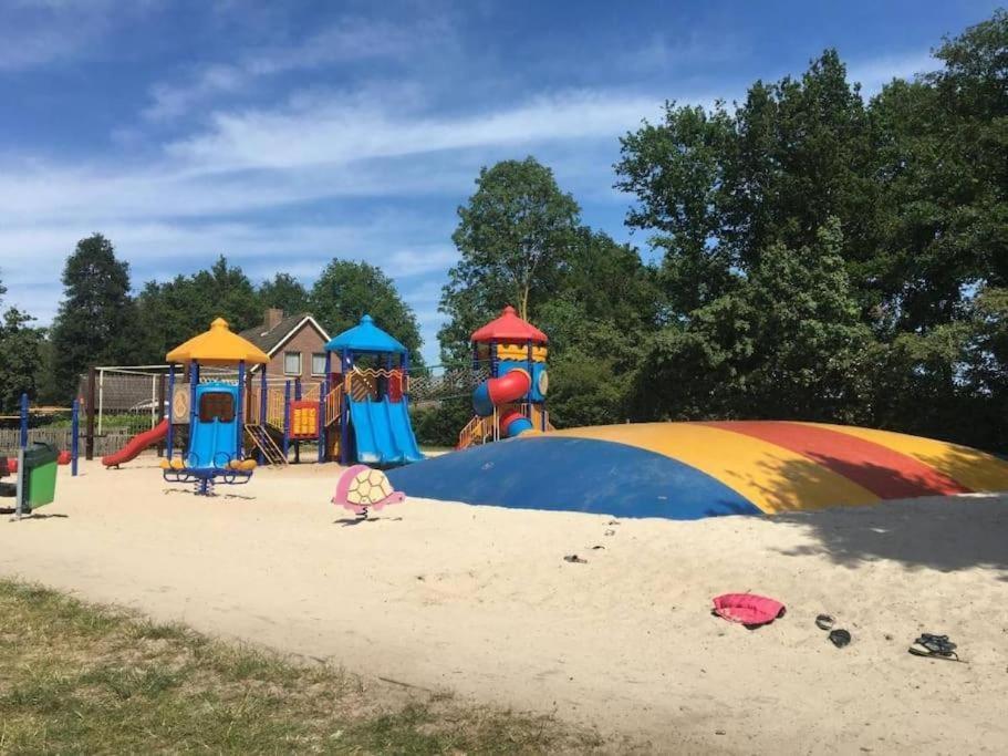Camping De Pallegarste Chalet 119 Marienberg Bagian luar foto