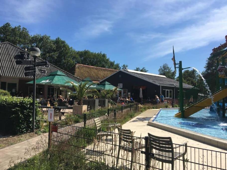 Camping De Pallegarste Chalet 119 Marienberg Bagian luar foto